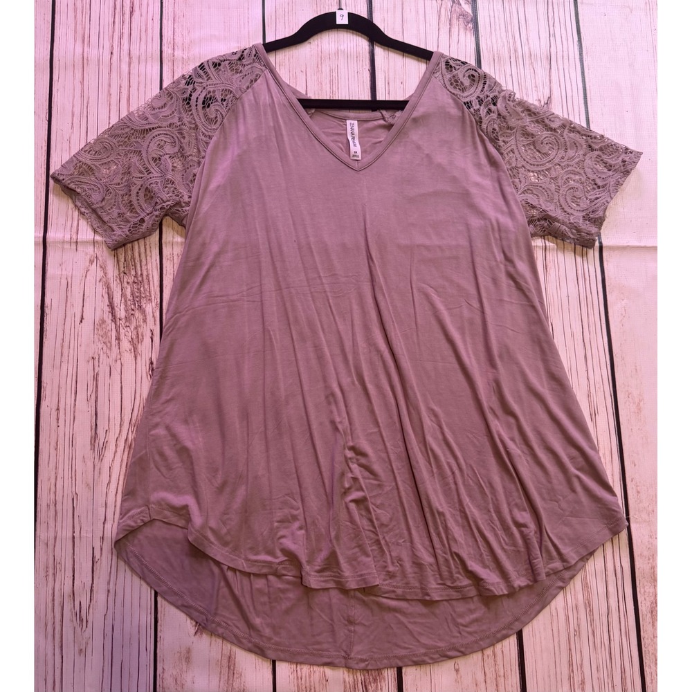 Zenana Premium Lace Raglan Sleeve V-Neck Top Plus Size 3X‎ High Low Hem